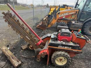 2000 Ditch Witch 1820