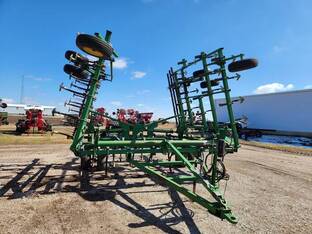 2005 John Deere 2210