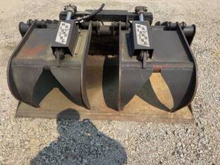 2012 WR Long 62 grapple bucket