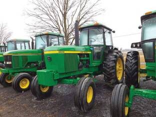 John Deere 4430
