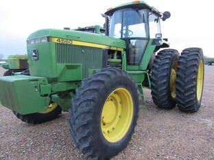 John Deere 4560
