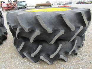John Deere 520/85R46