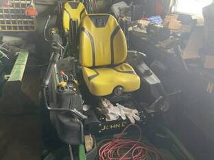 2022 John Deere Z930R