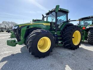 2022 John Deere 8R 250