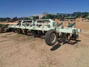 2011 KMC 8 Row Strip Till