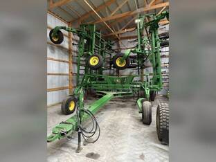 2012 John Deere 2210
