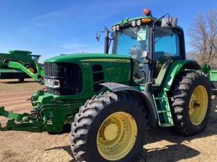 2010 John Deere 7330