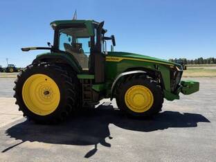 2024 John Deere 8R 230