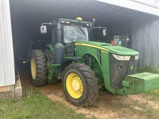 2012 John Deere 8260R