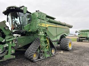 2023 John Deere X9 1100