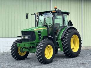 2011 John Deere 6130D