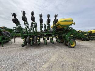 2017 John Deere 1795