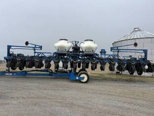 2023 Kinze 3605
