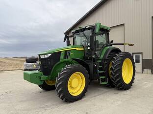 2022 John Deere 7R 210