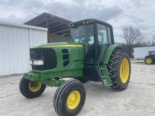 2004 John Deere 7220