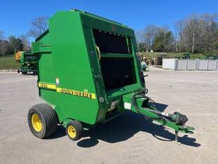 2000 John Deere 566