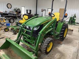 2019 John Deere 3033R