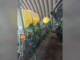 2002 John Deere 1700