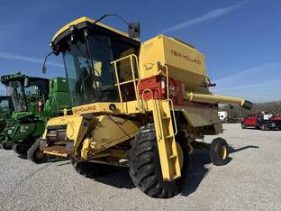1987 New Holland TR86