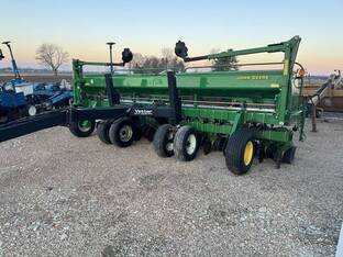 2000 John Deere 1530