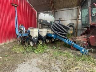 2001 Kinze 3000