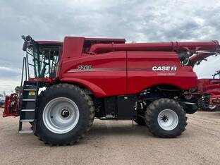 2025 Case IH 7260