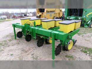 1982 John Deere 7100