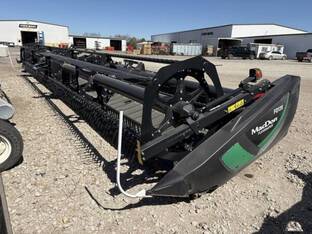 2021 MacDon Industries FD135