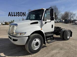 2004 International DURASTAR 4400