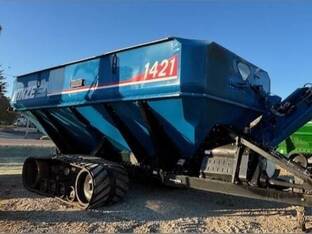 2023 Kinze 1421