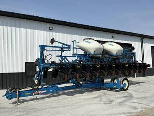 2021 Kinze 3605