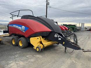2017 New Holland BIG BALER 340