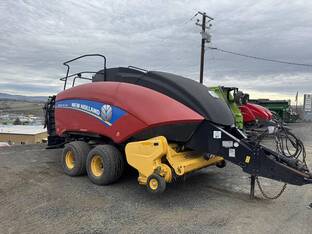2015 New Holland BIG BALER 340