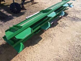 2024 John Deere 12 Row Twin Row Bed Doors