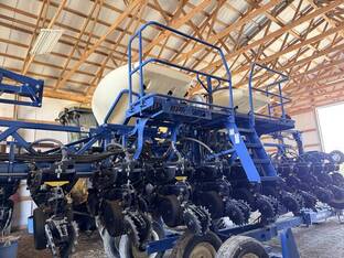 2023 Kinze 3605