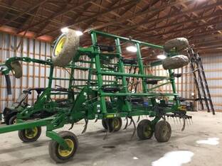 2012 John Deere 2410