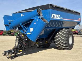 2023 Kinze 1121