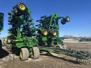 2017 John Deere 1870