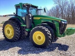 2022 John Deere 8R 370