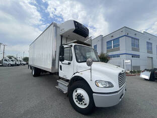 2017 Freightliner M2 26' REEFER