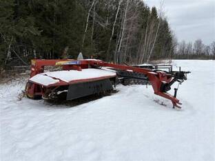 2013 New Holland H7230