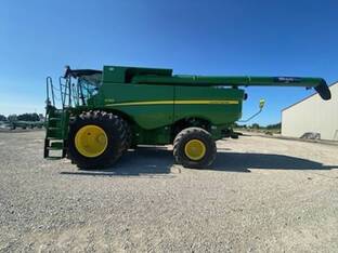 2021 John Deere S790