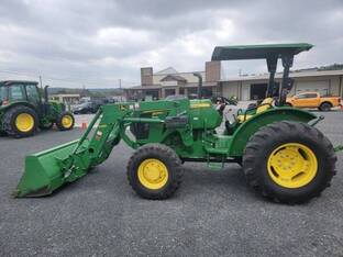 2015 John Deere 5065E