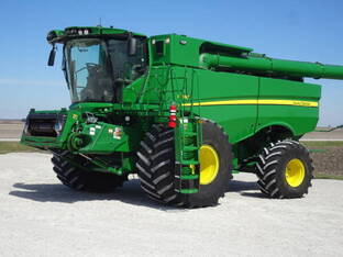 2023 John Deere S780