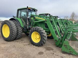 2007 John Deere 7520