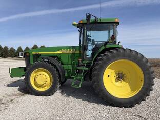 2000 John Deere 8110
