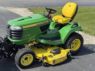 2022 John Deere X738