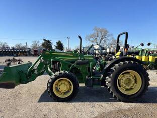2010 John Deere 5105M