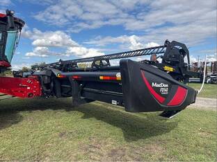 2018 MacDon Industries FD140