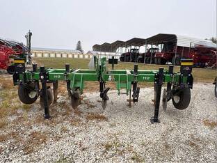 2014 Unverferth ZONEBUILDER 112